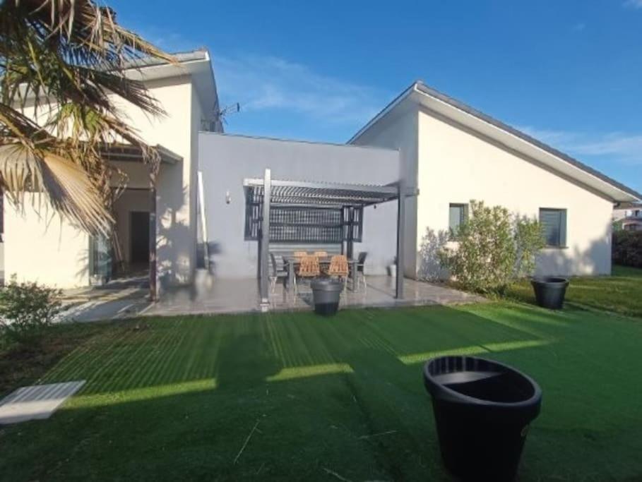 Villa Des Rives Du Tarn Avec Jacuzzi Montans Exterior foto